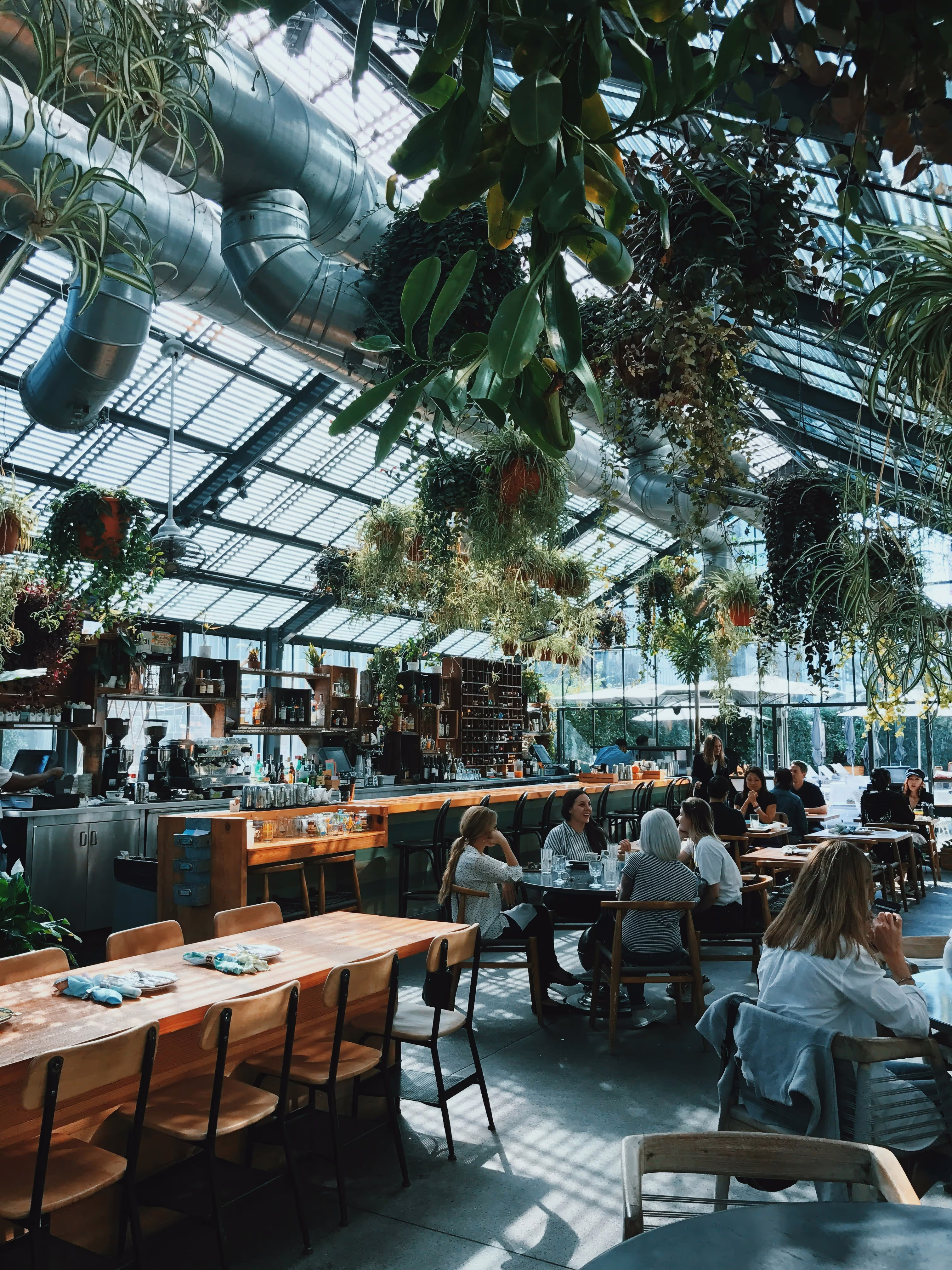 The First Impression: The Importance of Maintaining a Well-Kept Restaurant FOH