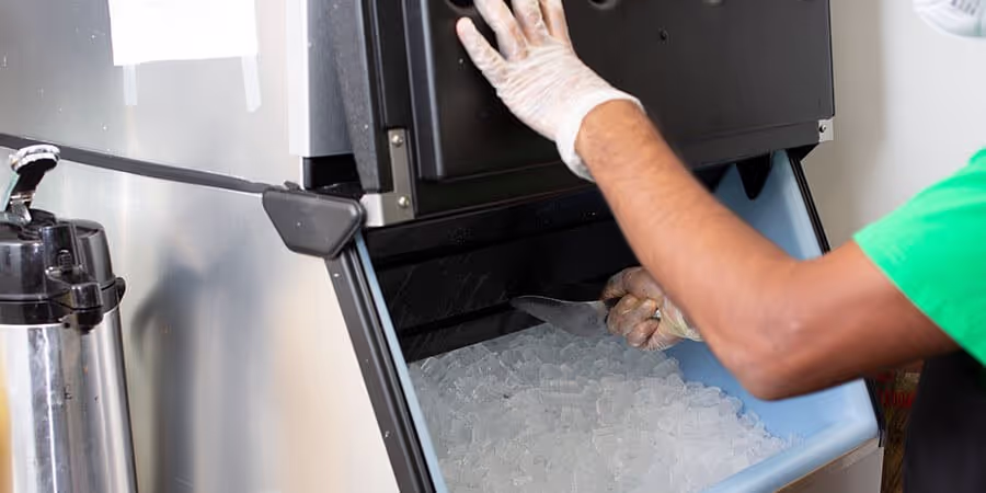 Why Ice Machine Maintenance is Essential for Miami Restaurants